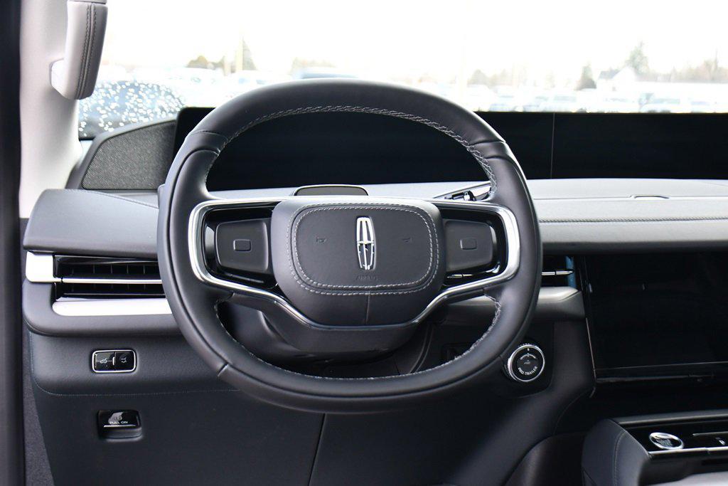 new 2025 Lincoln Navigator car, priced at $96,249