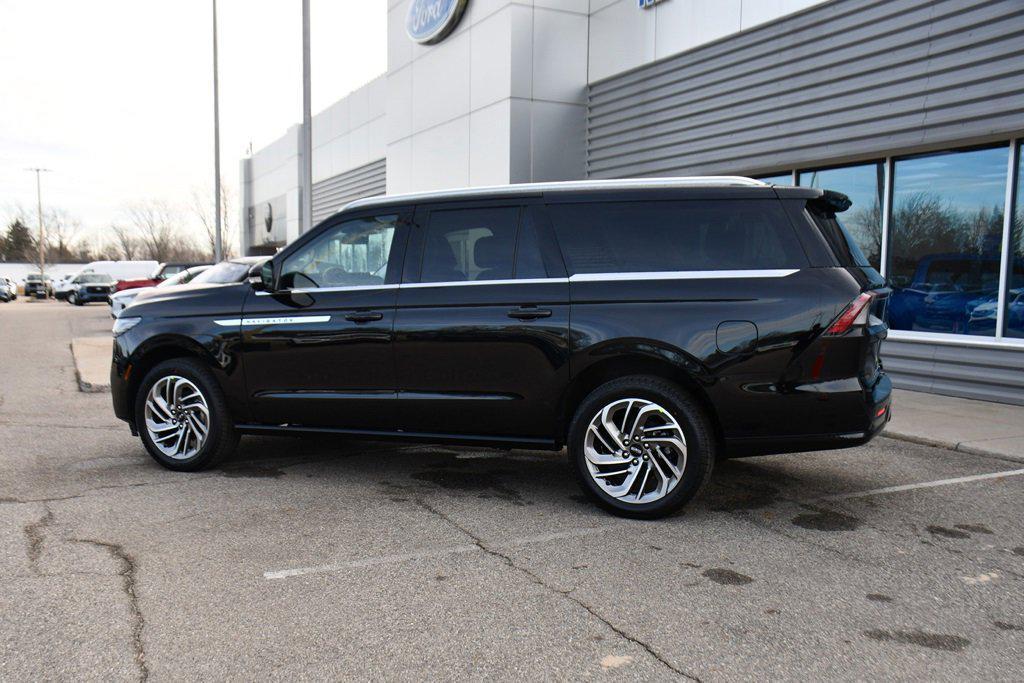 new 2025 Lincoln Navigator car, priced at $96,249