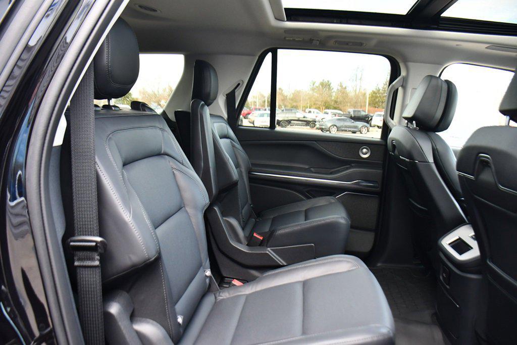 new 2025 Lincoln Navigator car, priced at $96,249