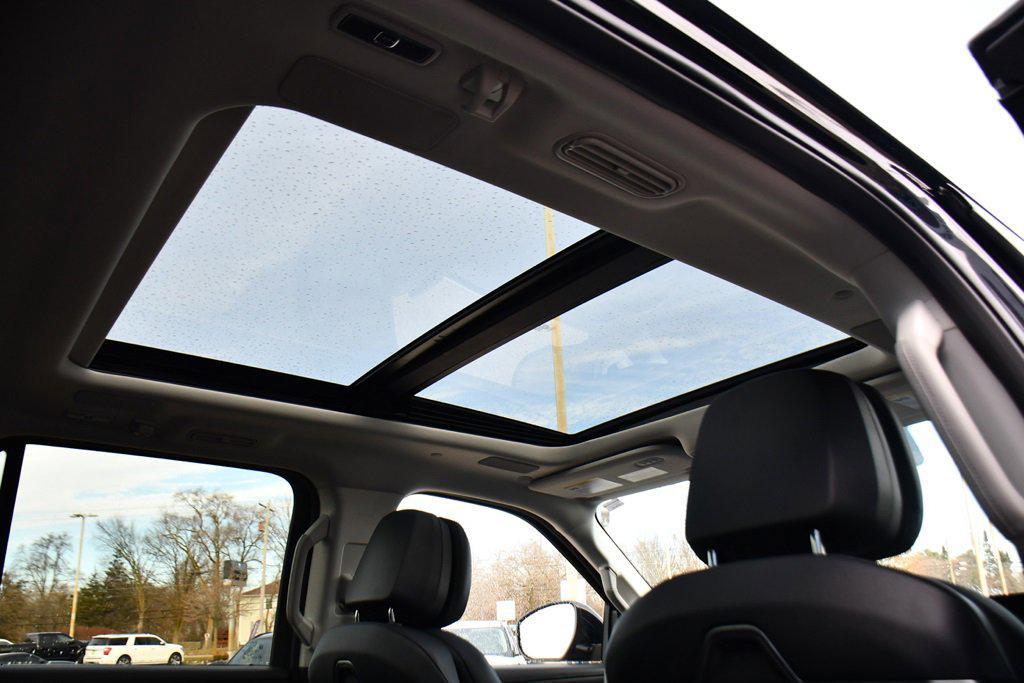 new 2025 Lincoln Navigator car, priced at $96,249