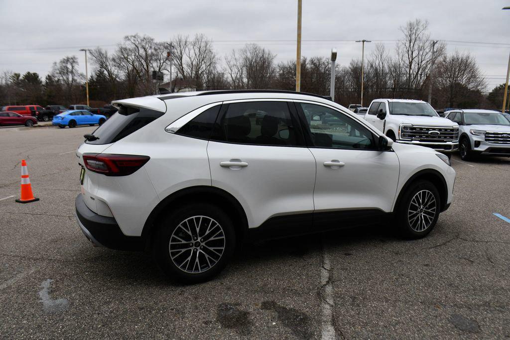 new 2024 Ford Escape PHEV car, priced at $40,384