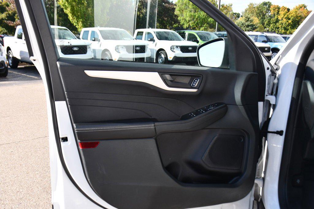 used 2022 Ford Escape car, priced at $19,749