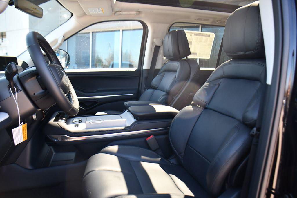 new 2026 Lincoln Navigator car, priced at $99,076