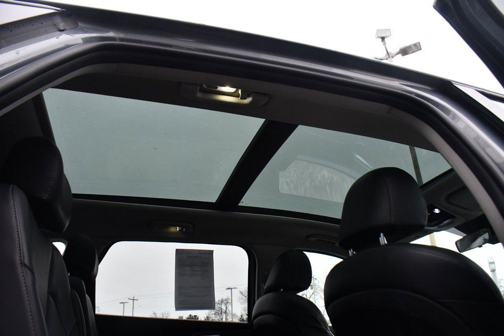 used 2022 Kia Sorento car, priced at $26,495