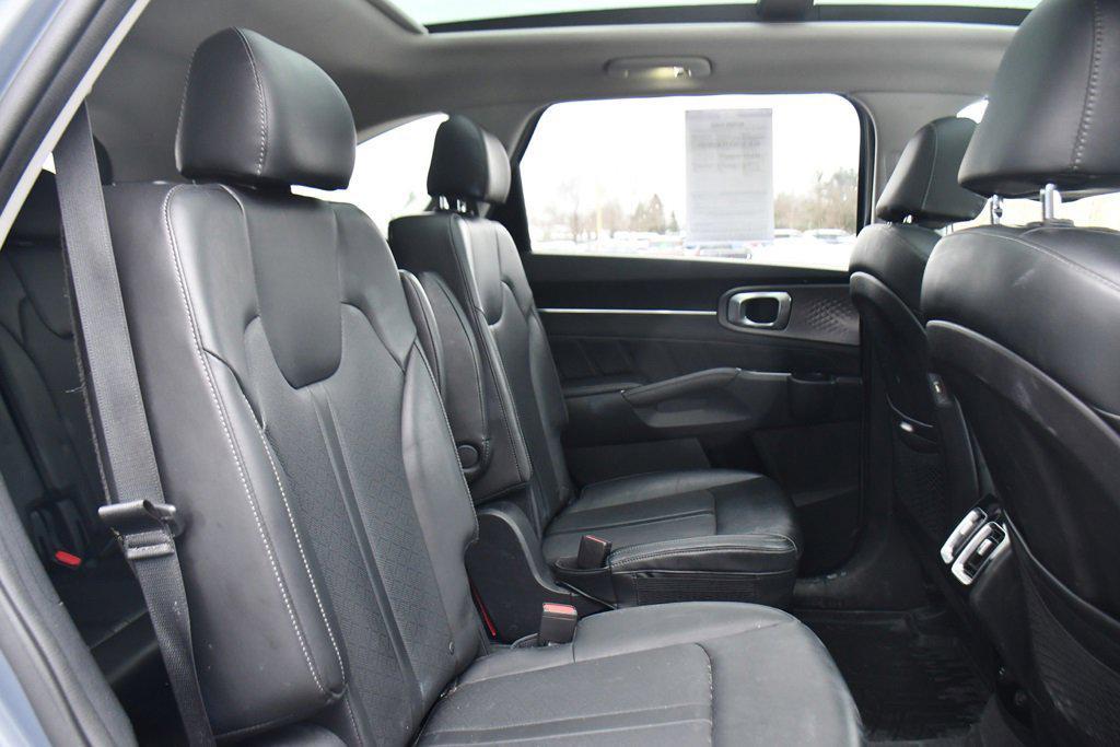 used 2022 Kia Sorento car, priced at $26,495