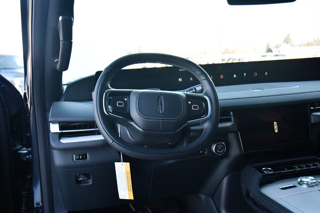 new 2026 Lincoln Navigator car, priced at $102,288