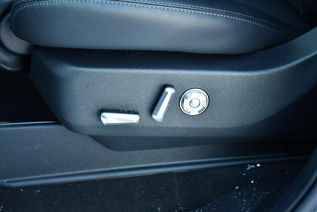 new 2026 Lincoln Navigator car, priced at $102,288