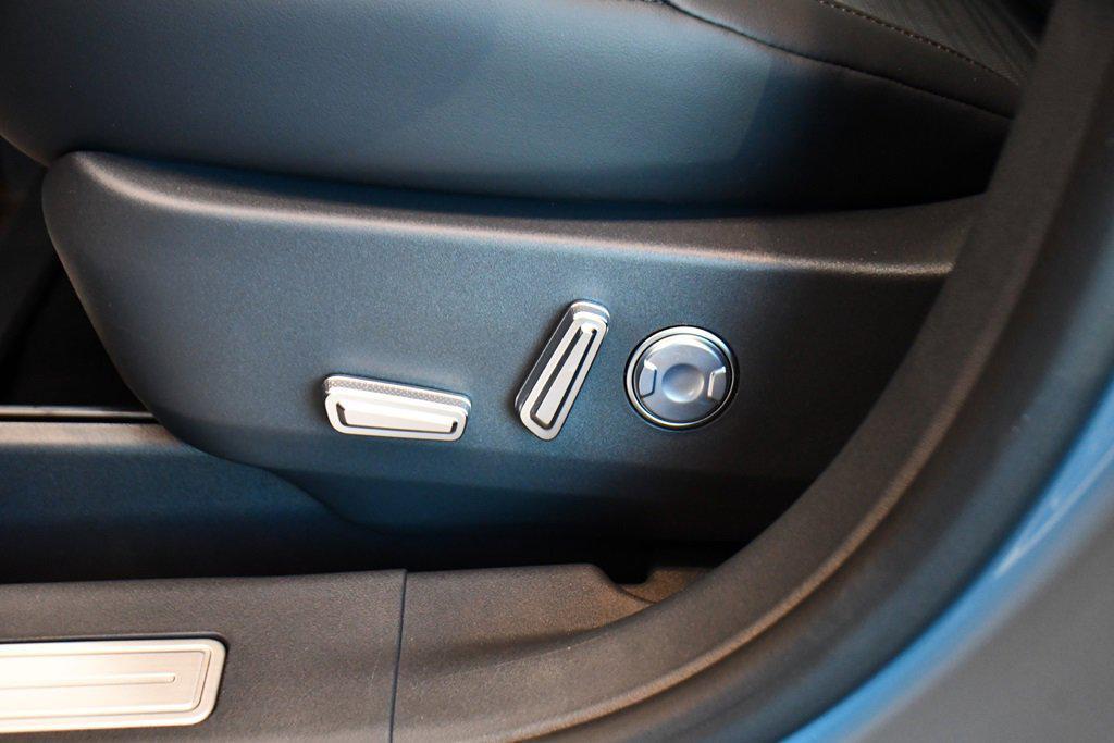 new 2026 Lincoln Nautilus car, priced at $57,057