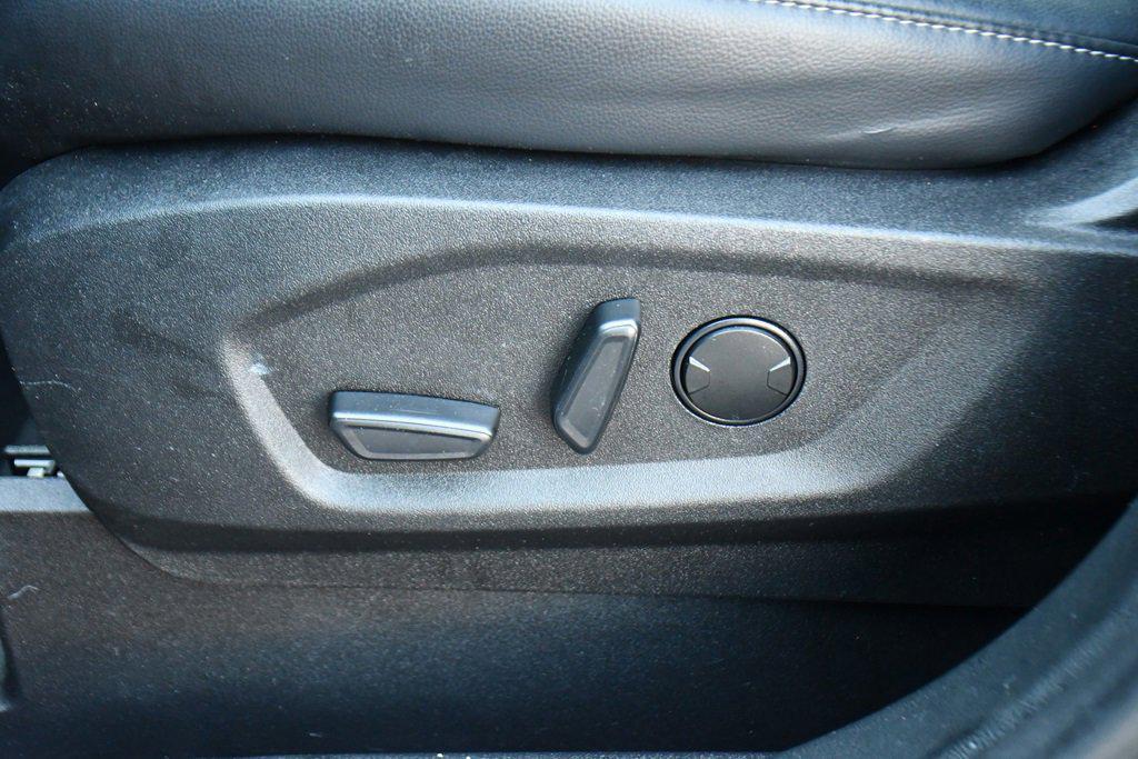 used 2024 Ford Edge car, priced at $26,995