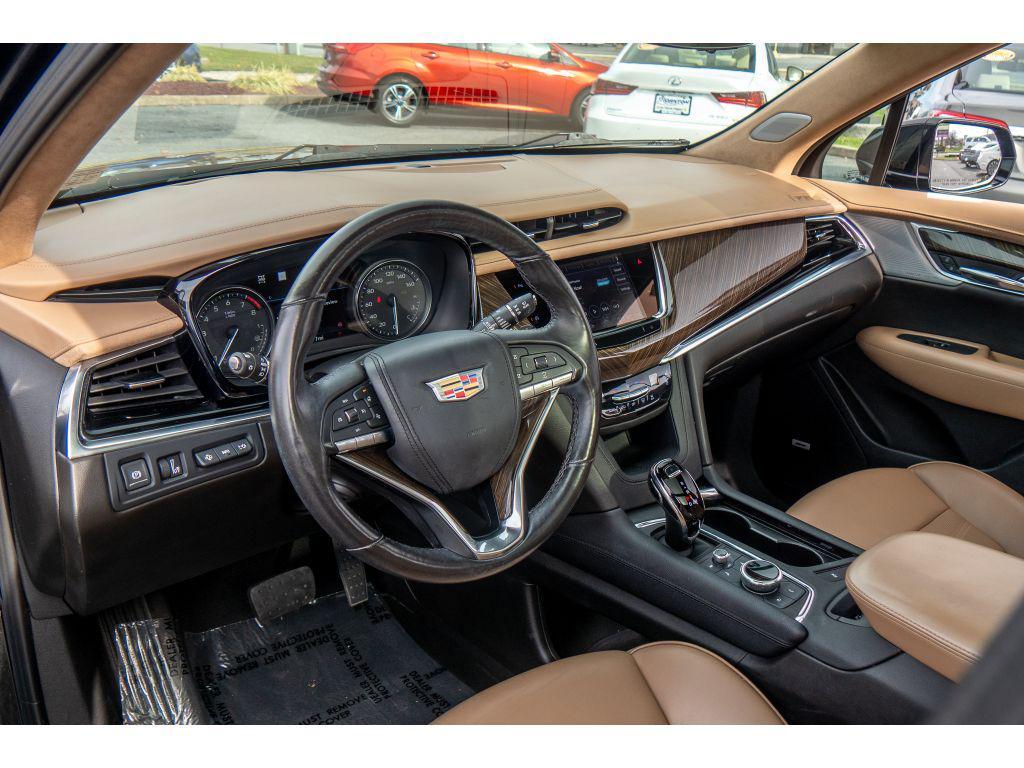 used 2023 Cadillac XT6 car, priced at $35,995