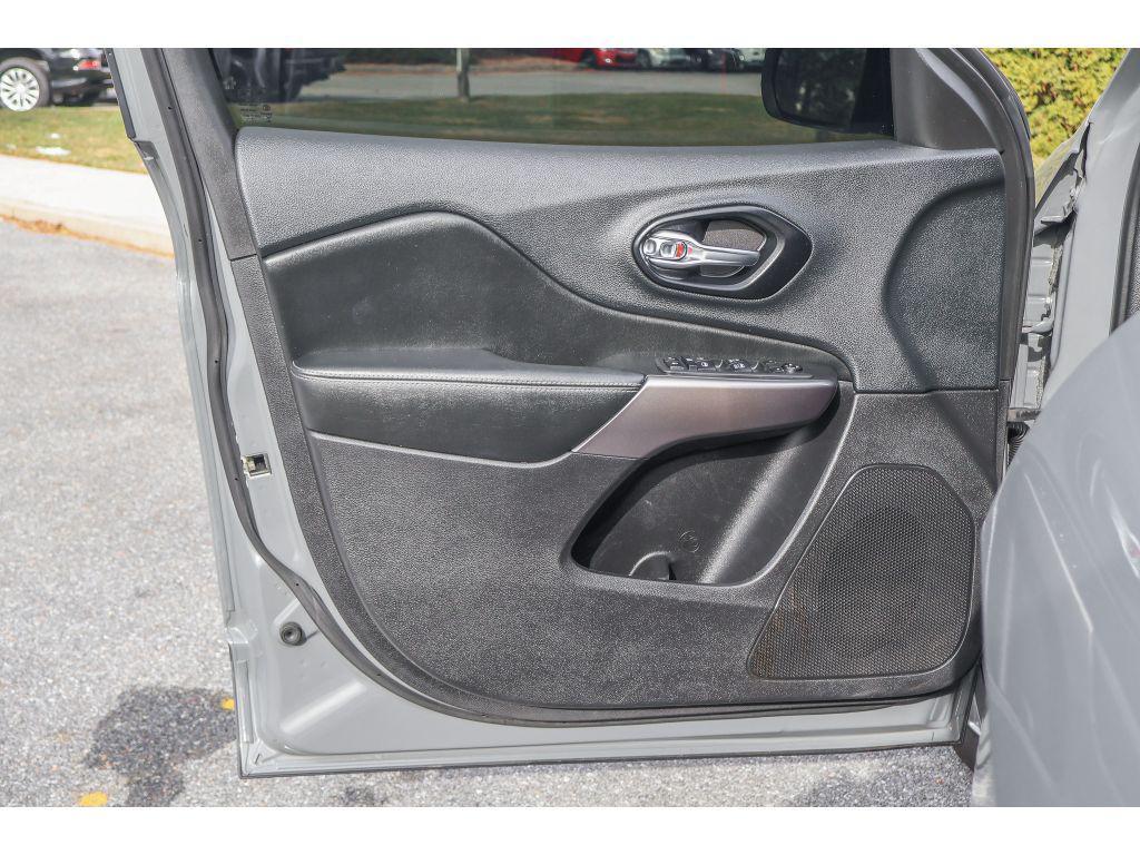 used 2021 Jeep Cherokee car, priced at $18,795