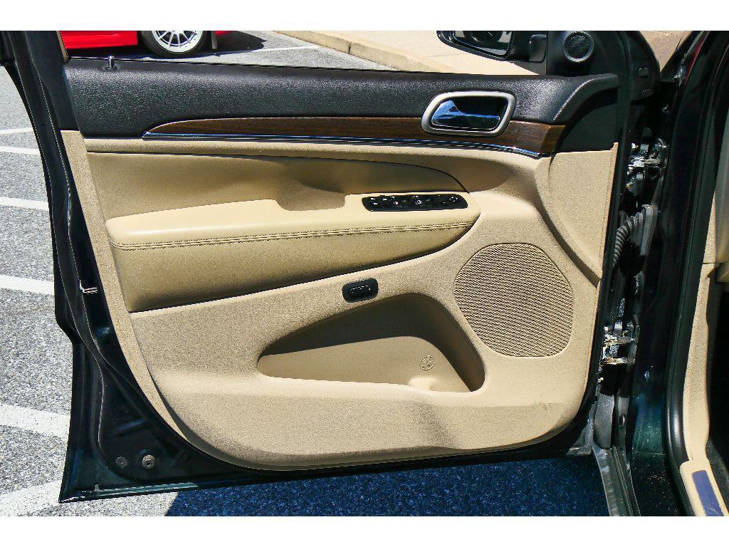used 2014 Jeep Grand Cherokee car, priced at $15,995