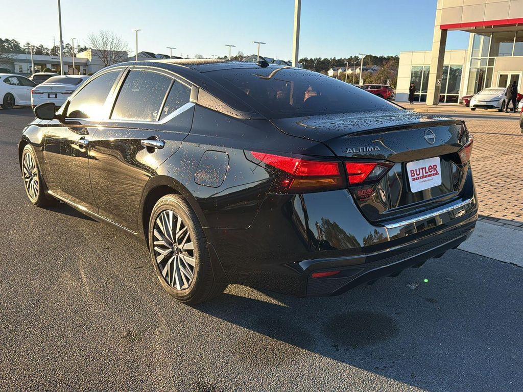 used 2023 Nissan Altima car, priced at $21,999