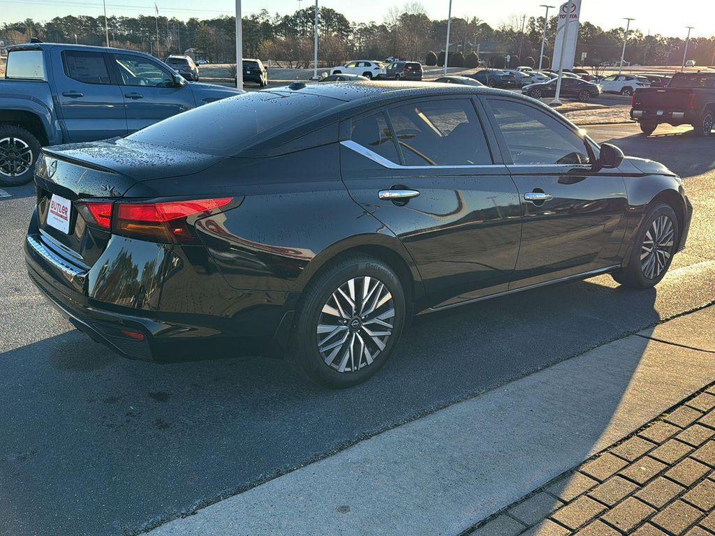 used 2023 Nissan Altima car, priced at $21,999