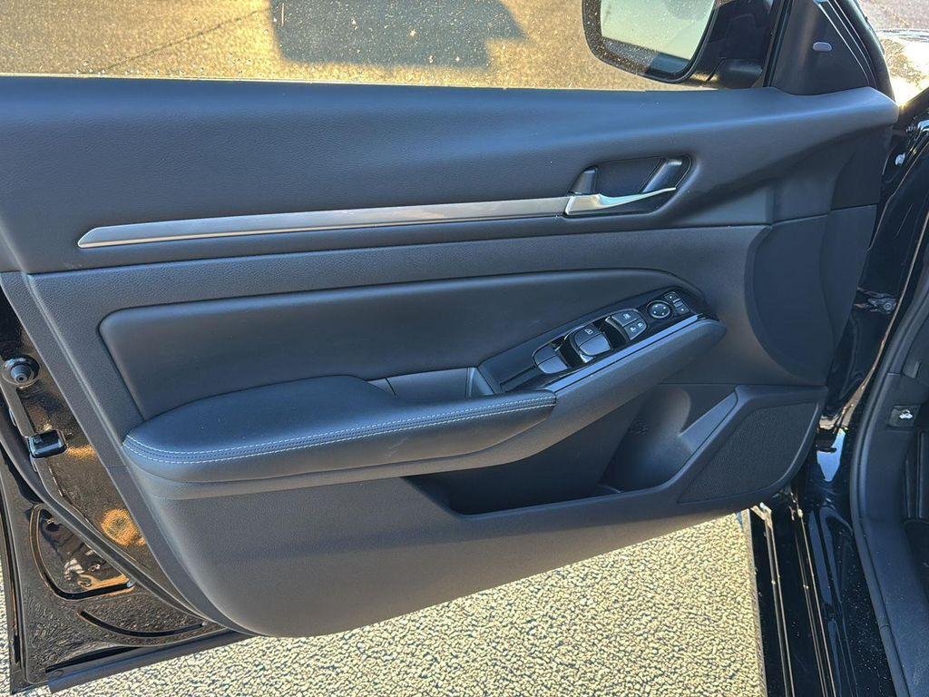 used 2023 Nissan Altima car, priced at $21,999