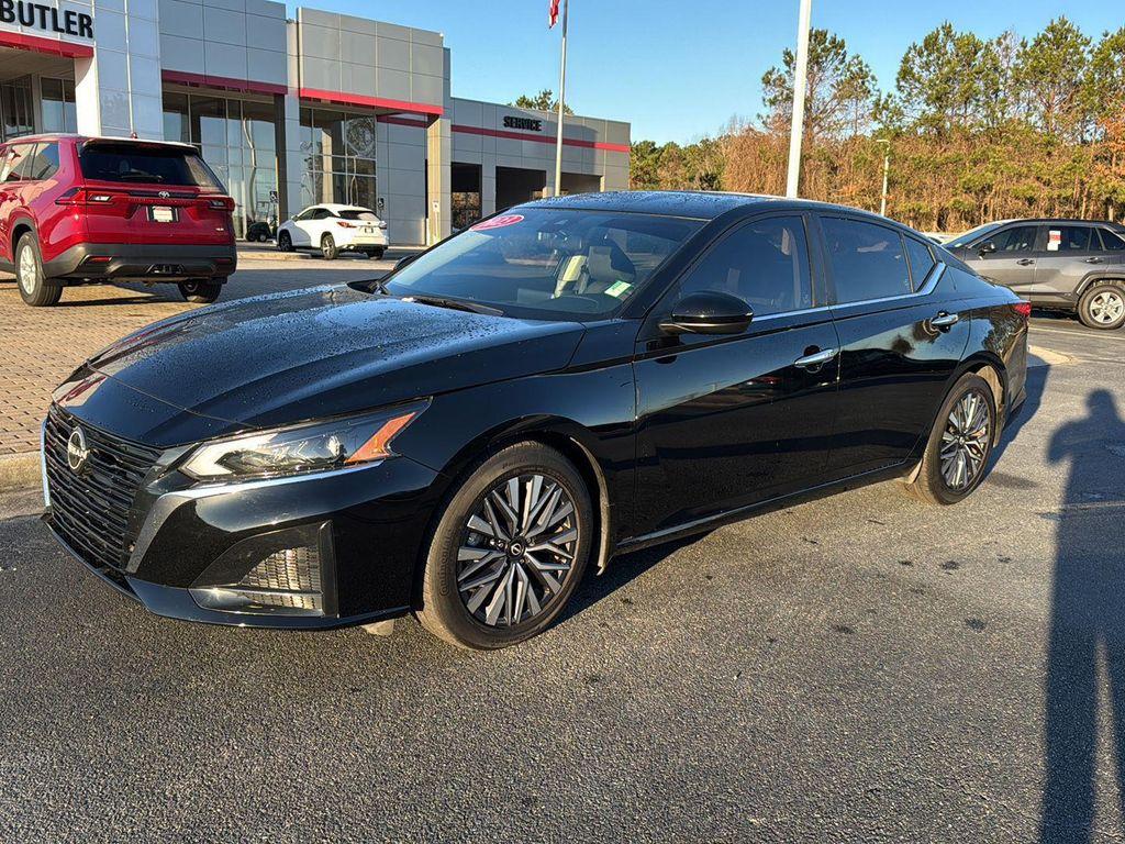 used 2023 Nissan Altima car, priced at $21,999