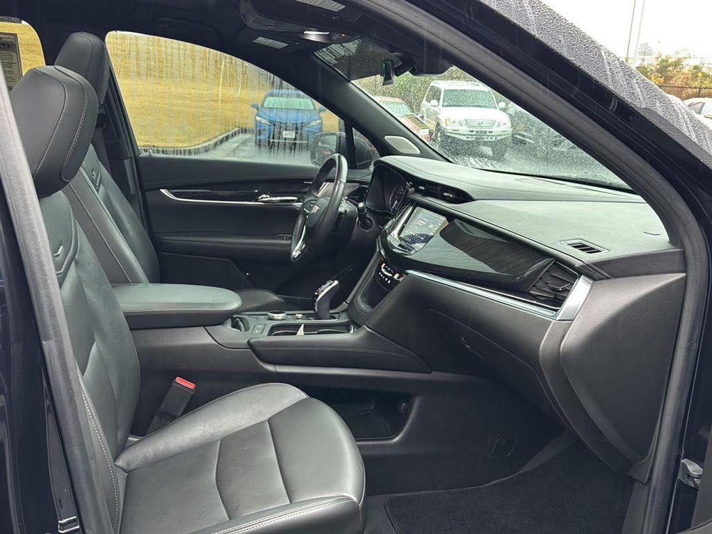 used 2021 Cadillac XT6 car, priced at $28,999