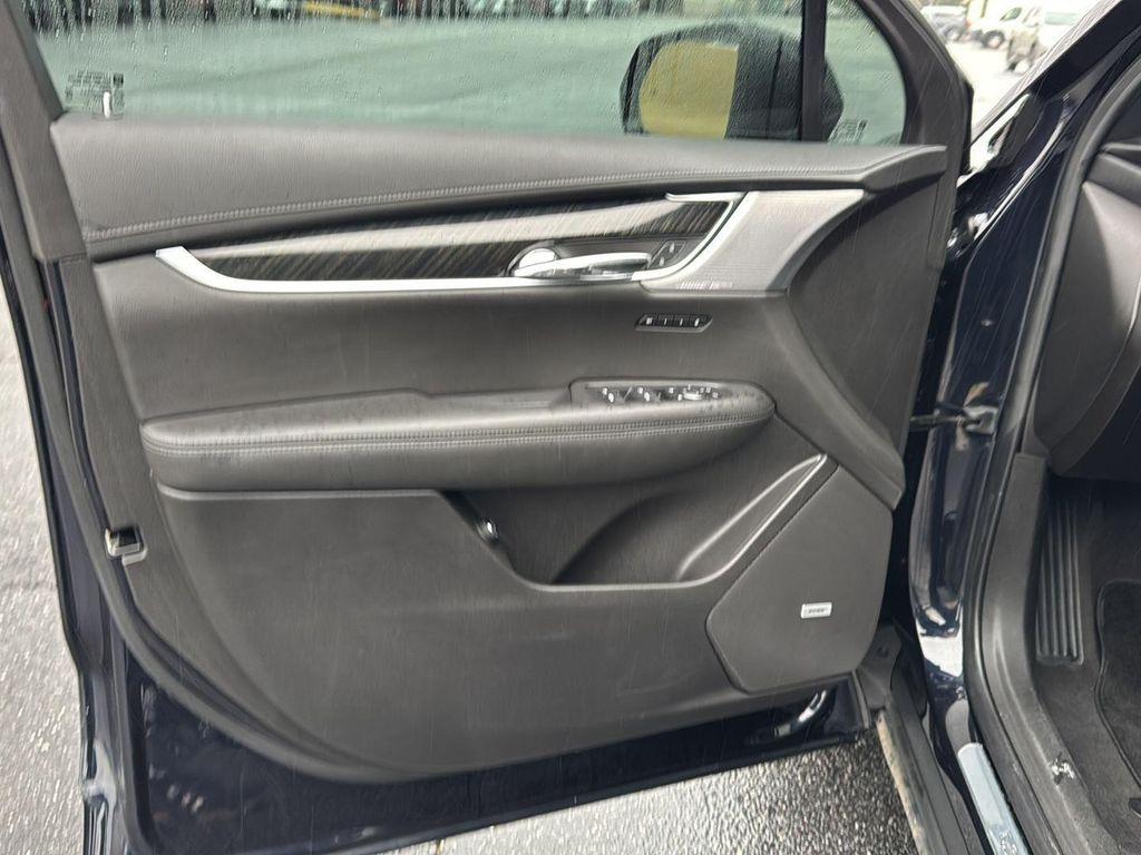 used 2021 Cadillac XT6 car, priced at $28,999