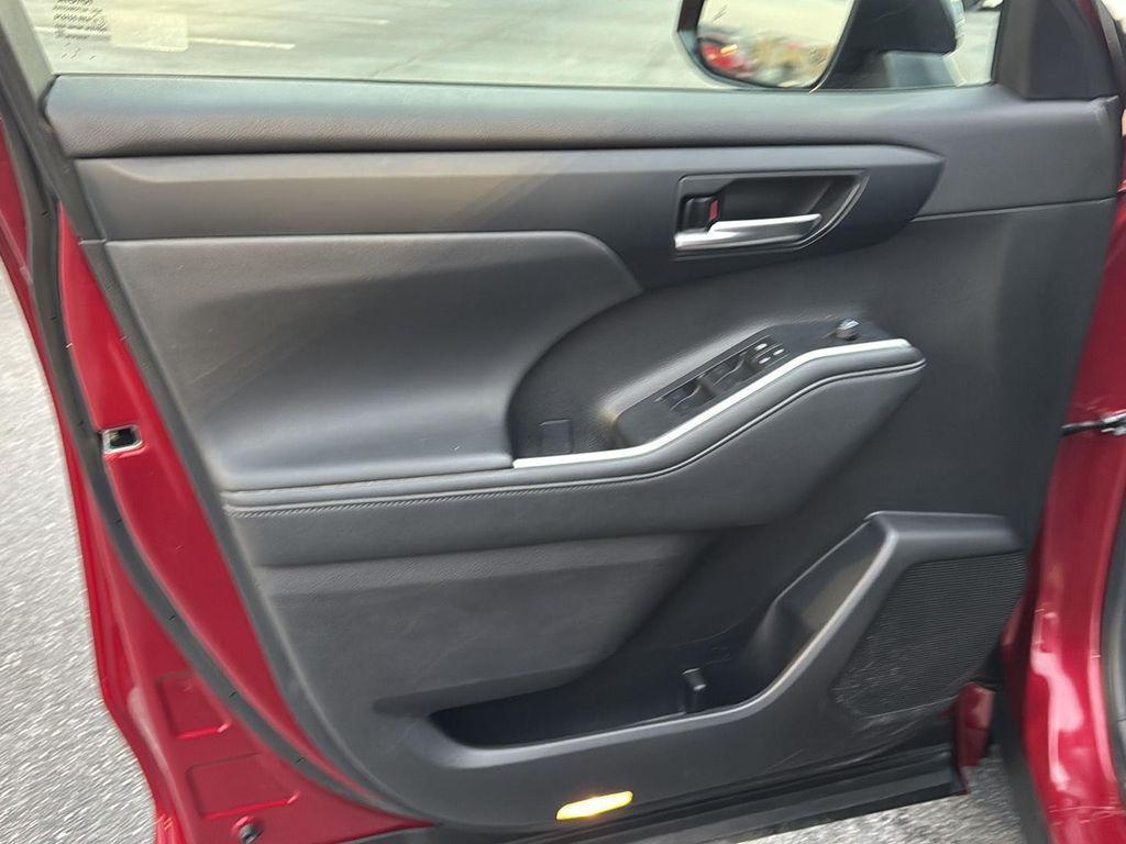 used 2024 Toyota Highlander car, priced at $41,398
