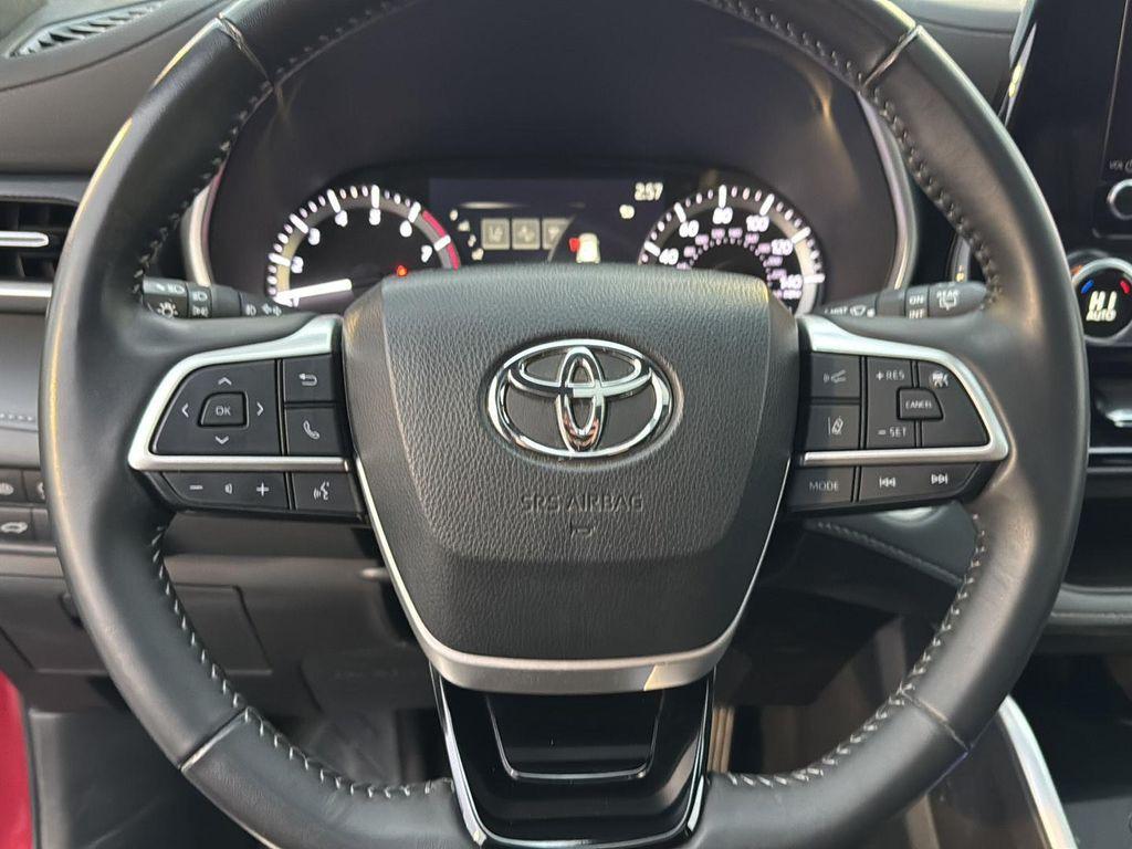 used 2024 Toyota Highlander car, priced at $41,398