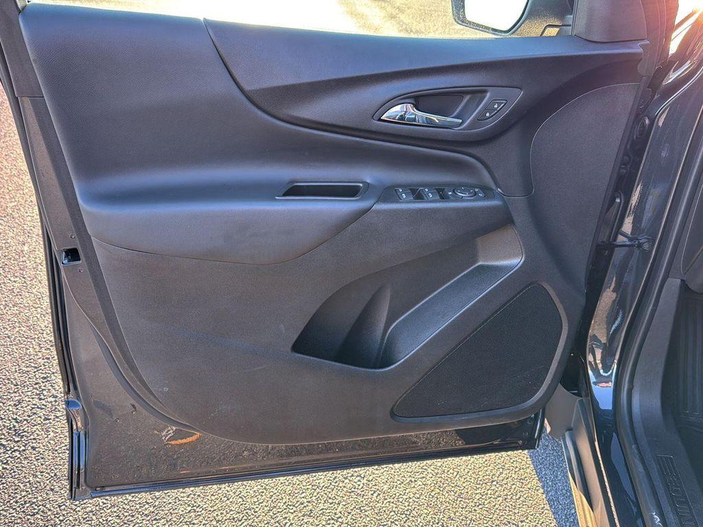 used 2023 Chevrolet Equinox car, priced at $20,900