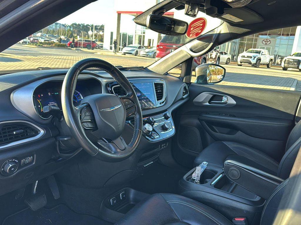 used 2020 Chrysler Pacifica Hybrid car, priced at $18,999