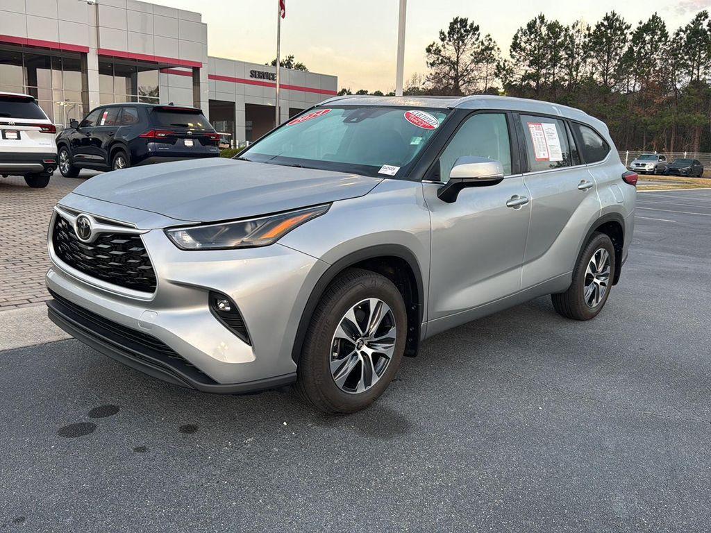 used 2024 Toyota Highlander car, priced at $39,698