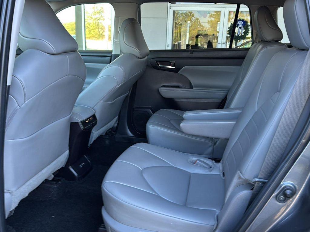 used 2024 Toyota Highlander car, priced at $36,900