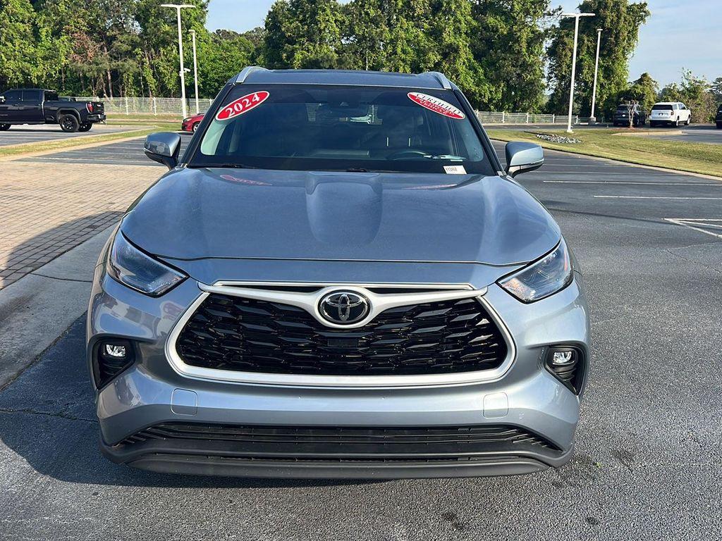used 2024 Toyota Highlander car, priced at $42,698