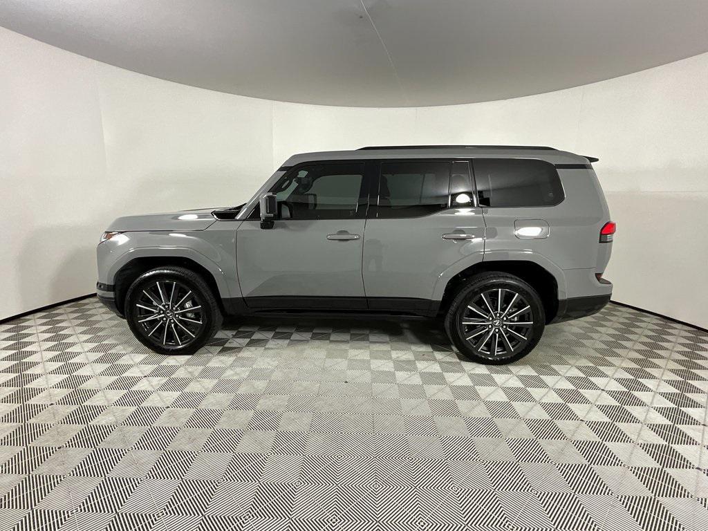 used 2025 Lexus GX 550 car, priced at $94,991