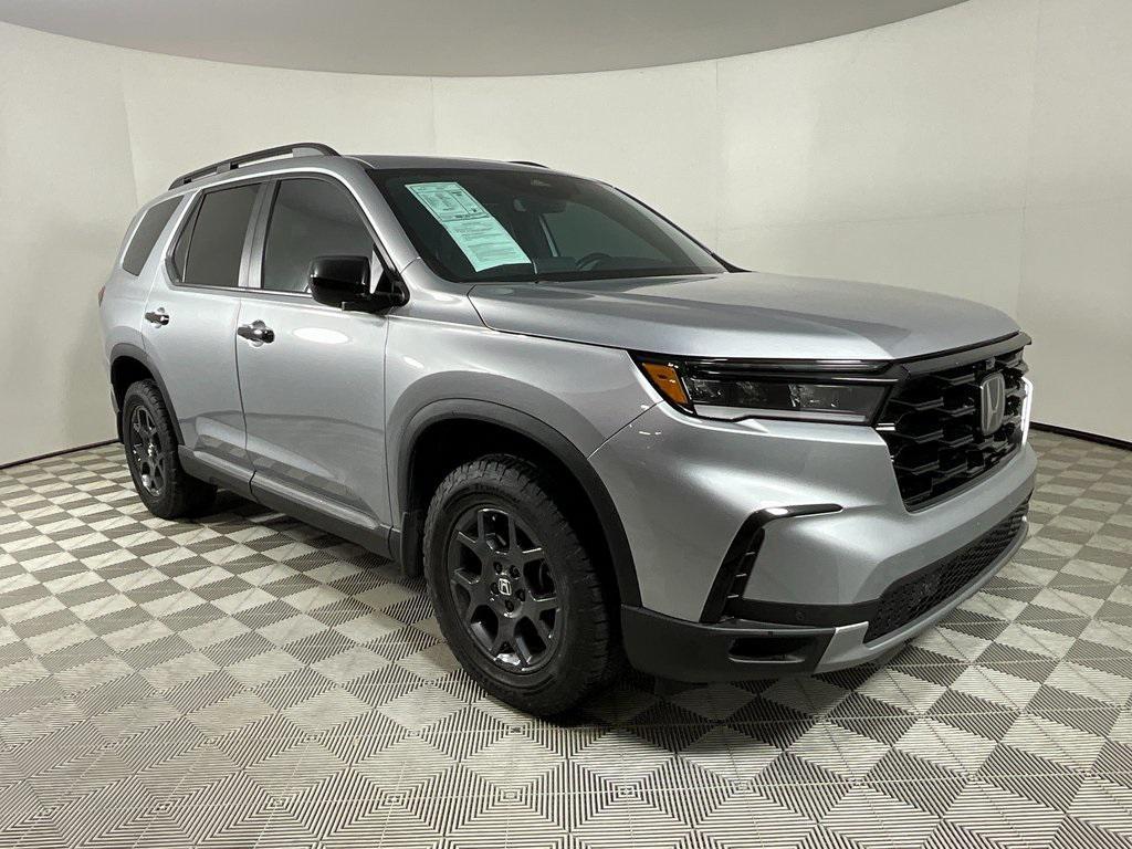 used 2023 Honda Pilot car, priced at $39,991