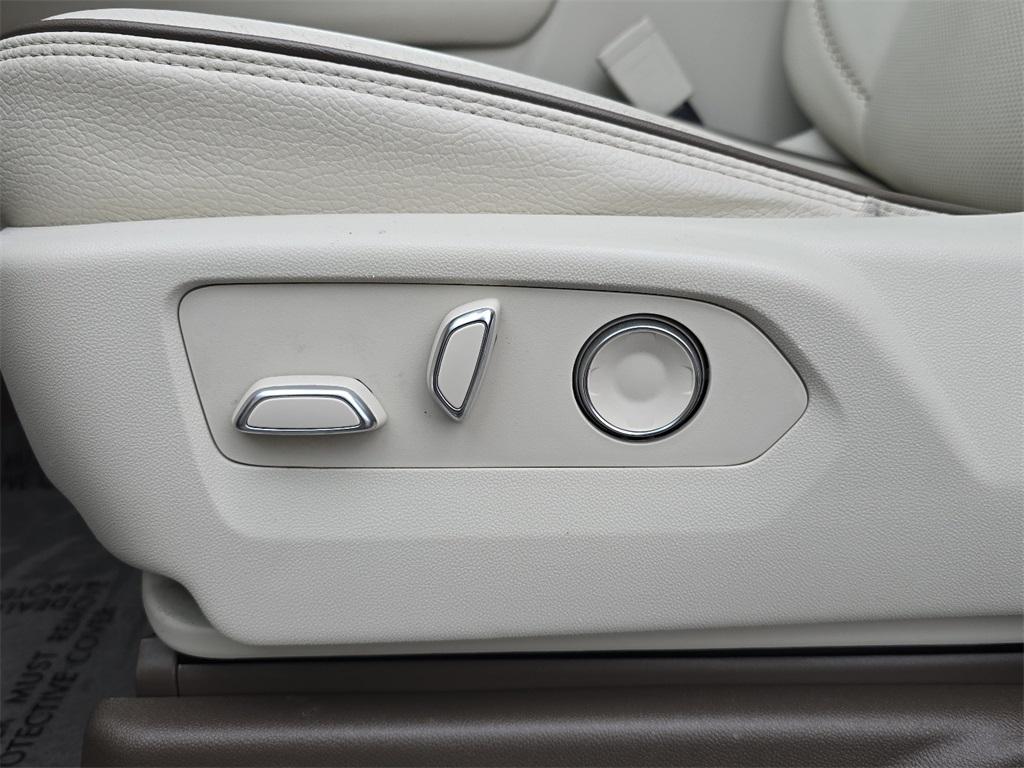 used 2021 GMC Yukon XL car, priced at $54,000