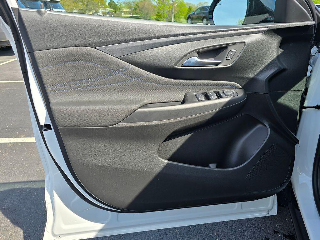 new 2026 Buick Envista car, priced at $28,901