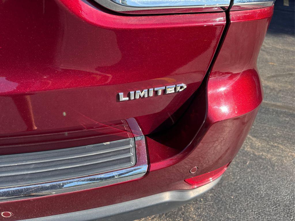 used 2018 Jeep Grand Cherokee car, priced at $15,200