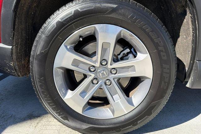 used 2025 Honda Pilot car, priced at $40,585