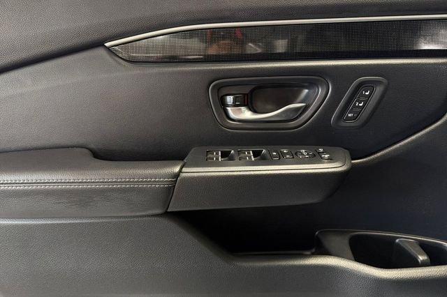 used 2025 Honda Pilot car, priced at $49,727