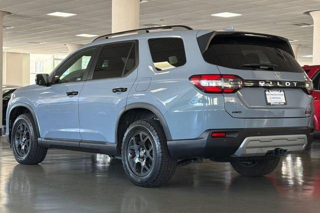 used 2025 Honda Pilot car, priced at $42,082