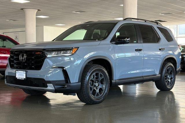 used 2025 Honda Pilot car, priced at $42,082