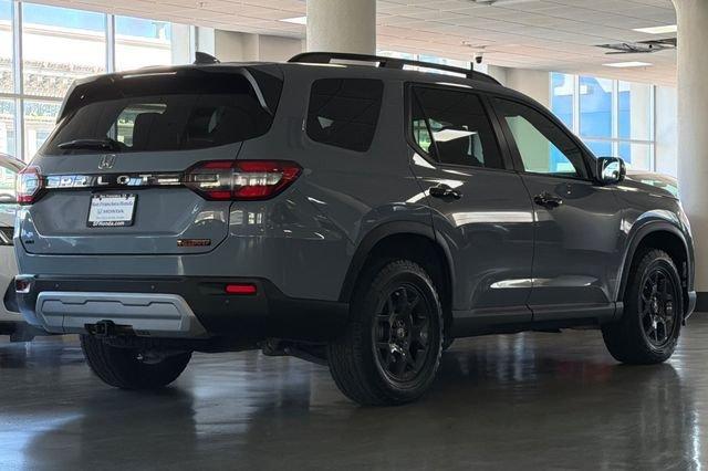 used 2025 Honda Pilot car, priced at $42,082