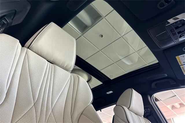 new 2025 Acura MDX car, priced at $70,250