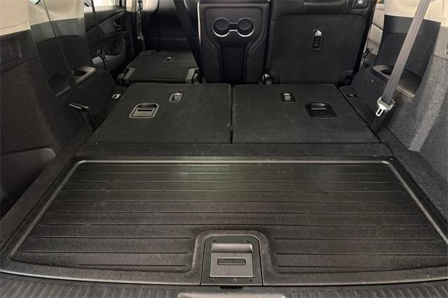 used 2025 Acura MDX car, priced at $45,991