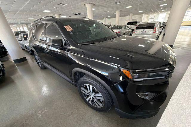 used 2025 Honda Pilot car, priced at $47,037