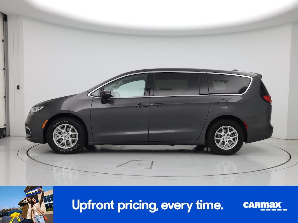used 2023 Chrysler Pacifica car, priced at $23,998