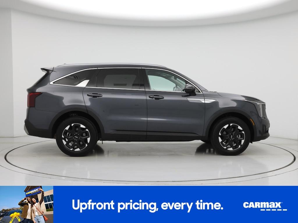 used 2025 Kia Sorento car, priced at $32,998