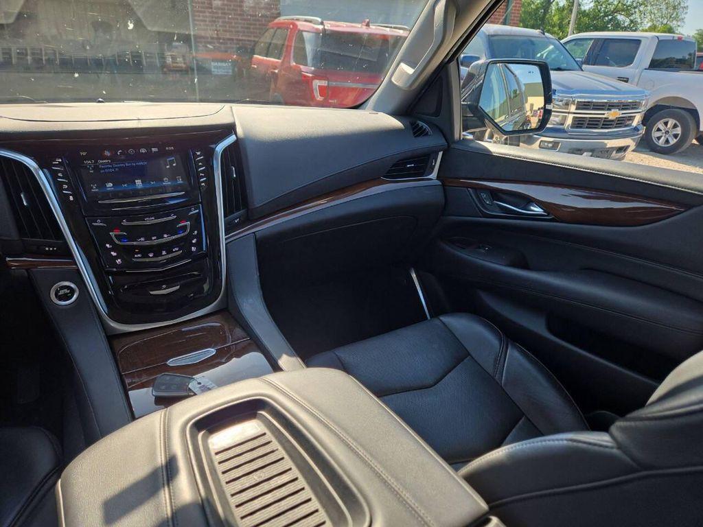 used 2020 Cadillac Escalade ESV car, priced at $31,995