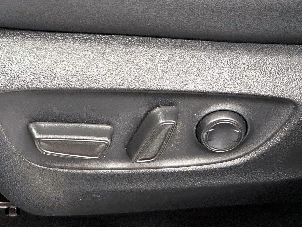 used 2025 Toyota Highlander car, priced at $48,063