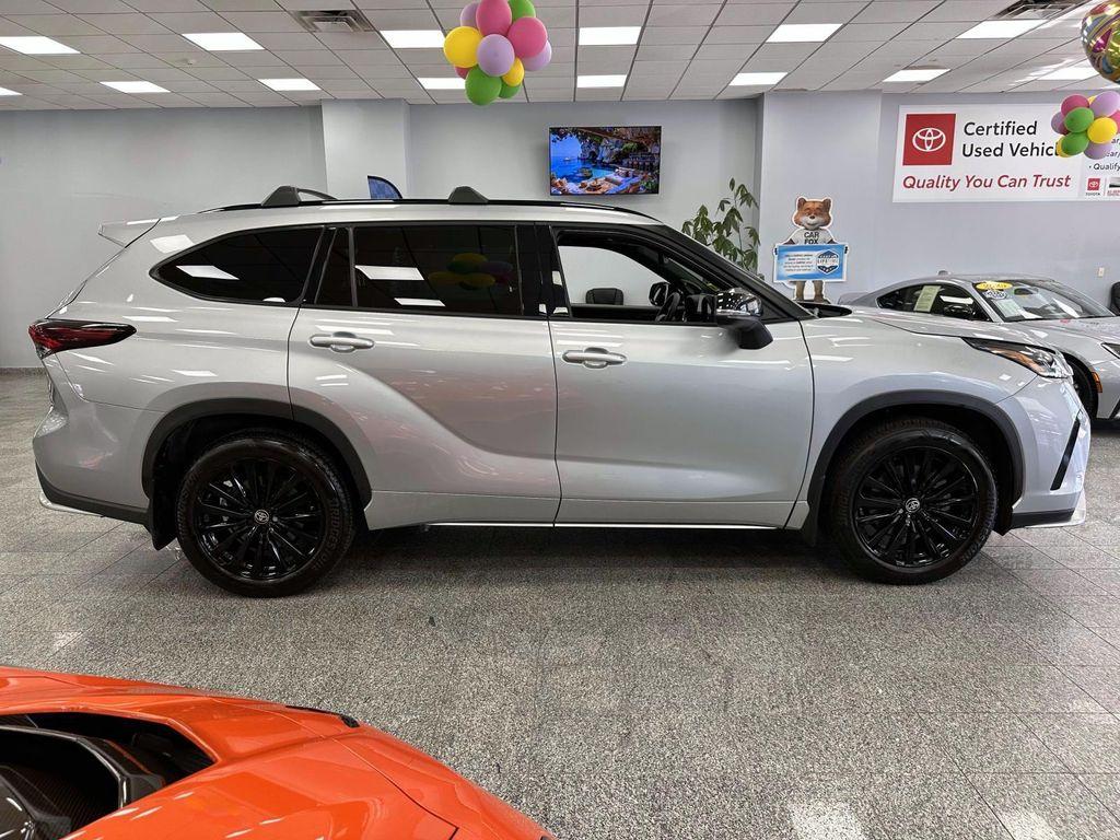 used 2025 Toyota Highlander car, priced at $48,063