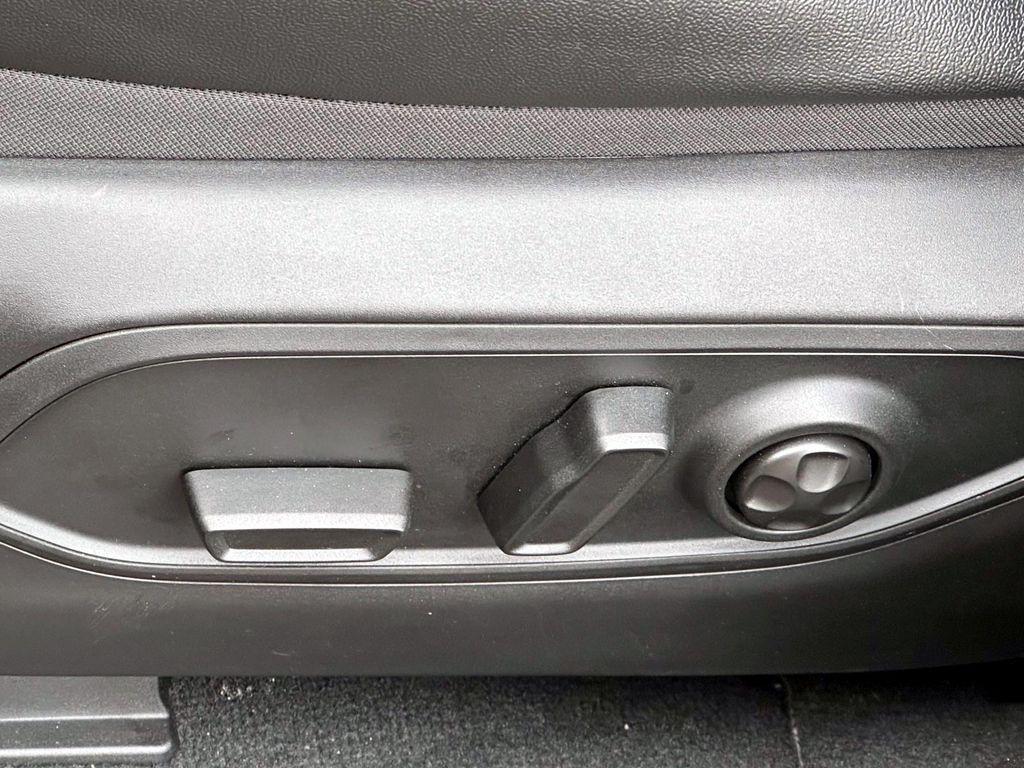 used 2025 Jeep Grand Cherokee car, priced at $36,998