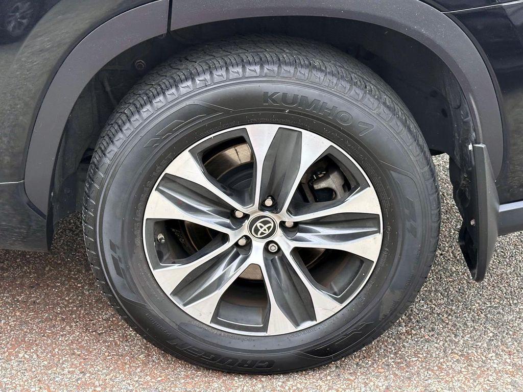 used 2020 Toyota Highlander car, priced at $26,999
