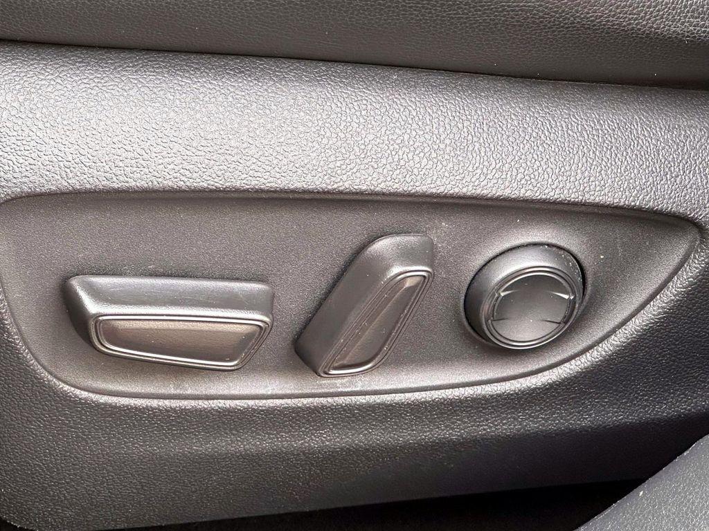 used 2020 Toyota Highlander car, priced at $26,999